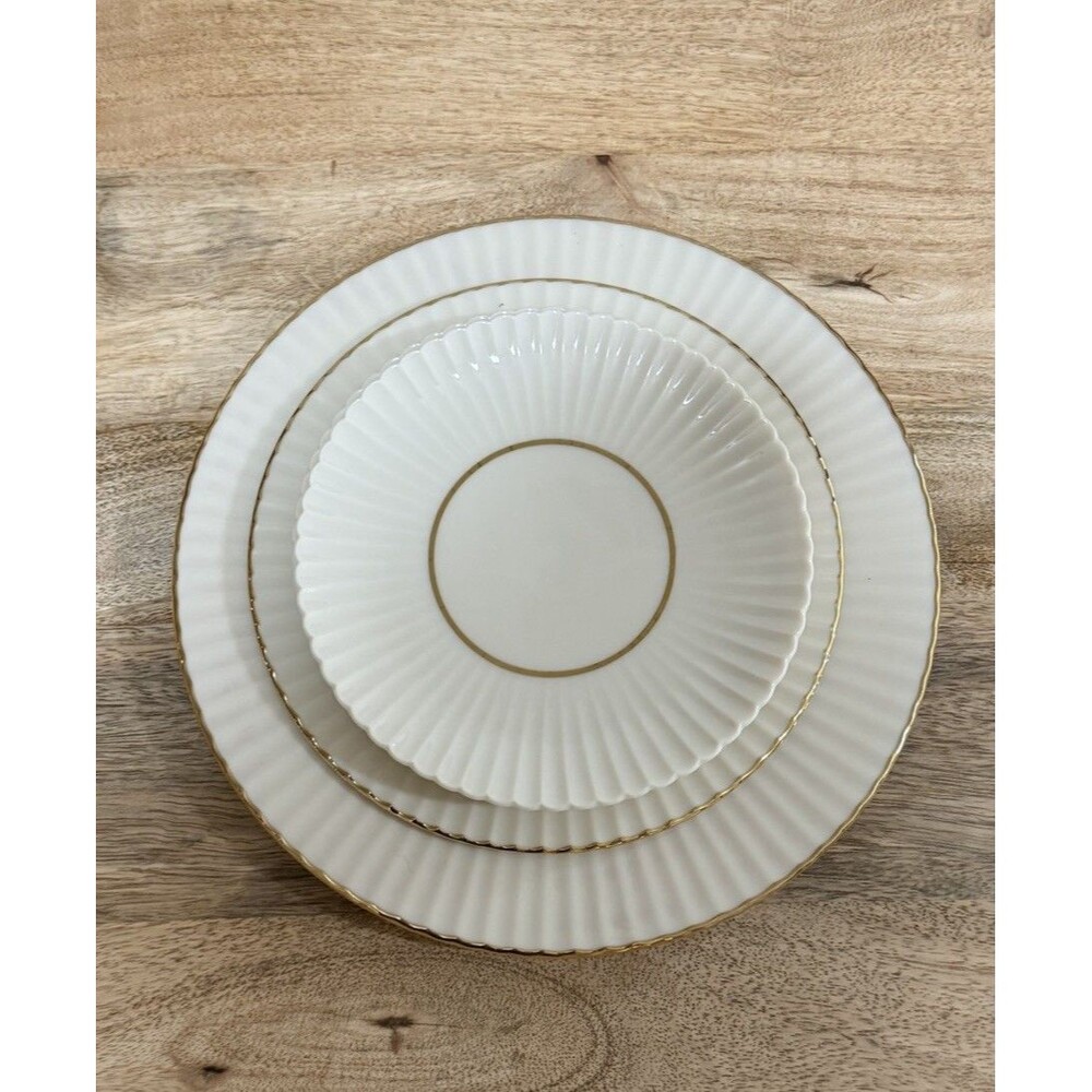 Lot Of 5 Lenox Gold Lined Temple Collection Scalloped Plate Salad & 3 Saucer